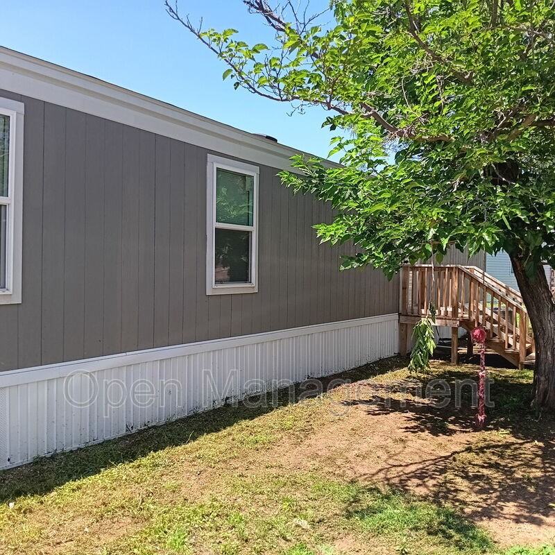 2501 Martin Luther King Blvd - Photo 4 of 12