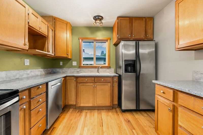 12507 Ne Knott St - Photo 4 of 26