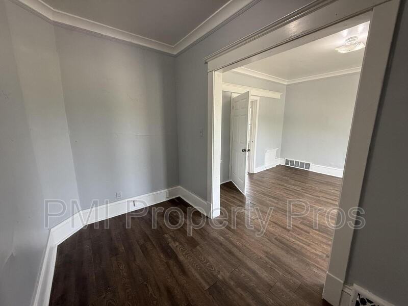 2155 N 32nd St Uppr - Photo 6 of 26