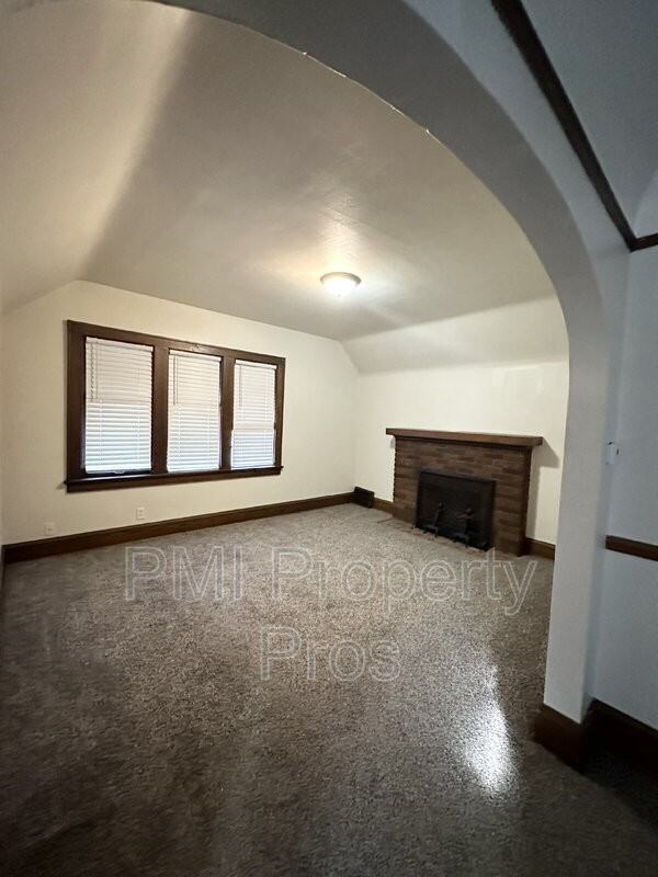 3040A N 59th St - Photo 2 of 6