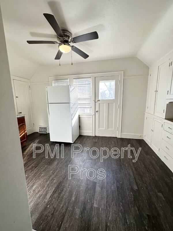 3040A N 59th St - Photo 5 of 6