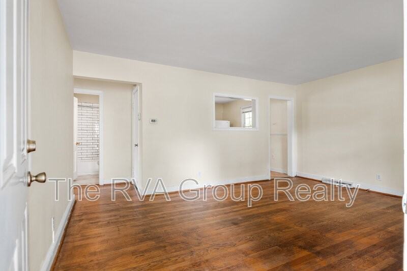 819 Boroughbridge Rd - Photo 4 of 36