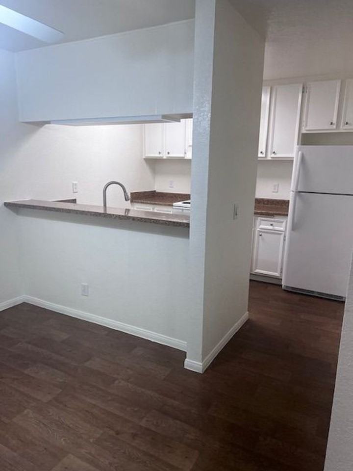 56u - Photo 3 of 8
