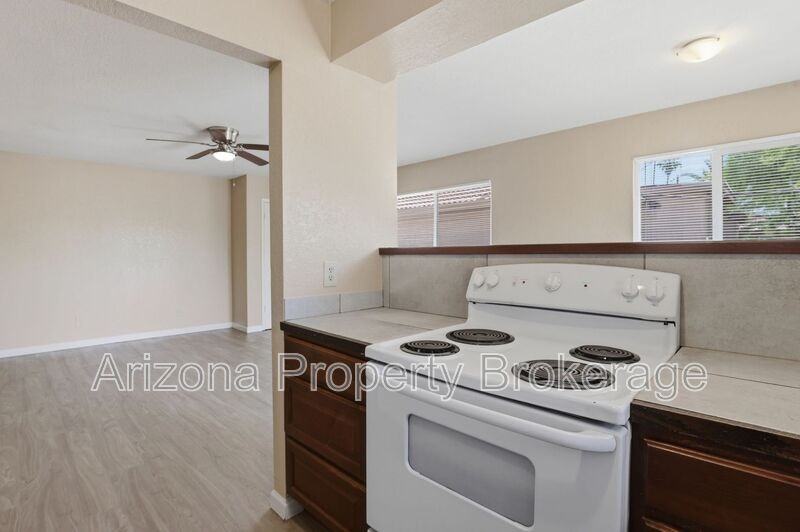 607 W Rio Salado Pkwy #205 - Photo 2 of 23