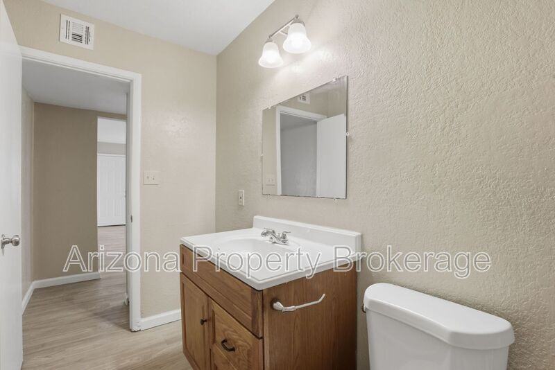 607 W Rio Salado Pkwy #205 - Photo 4 of 23