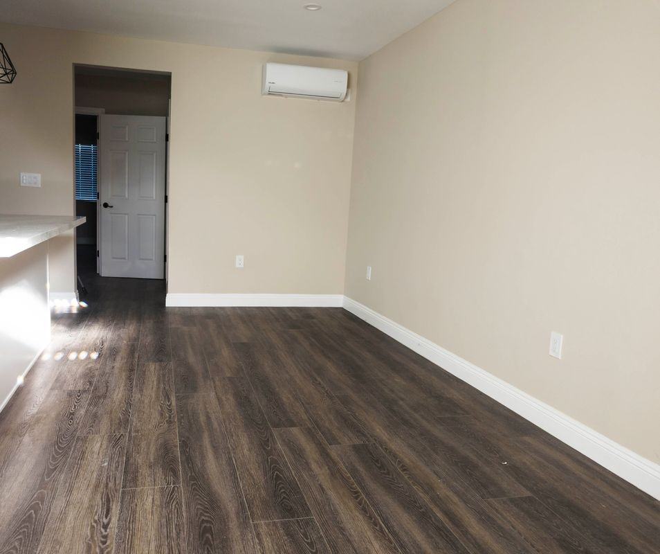 410 N 5th St - Photo 2 of 8