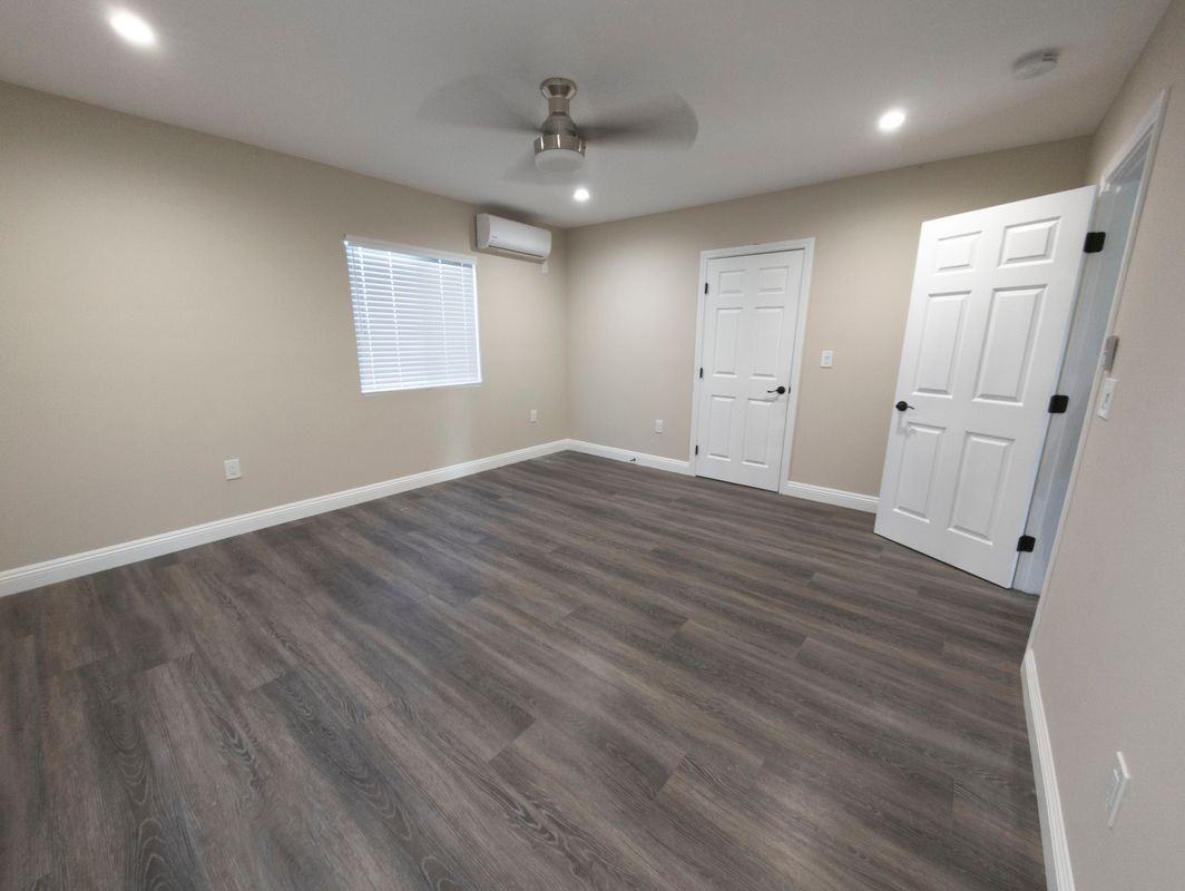 410 N 5th St - Photo 4 of 8