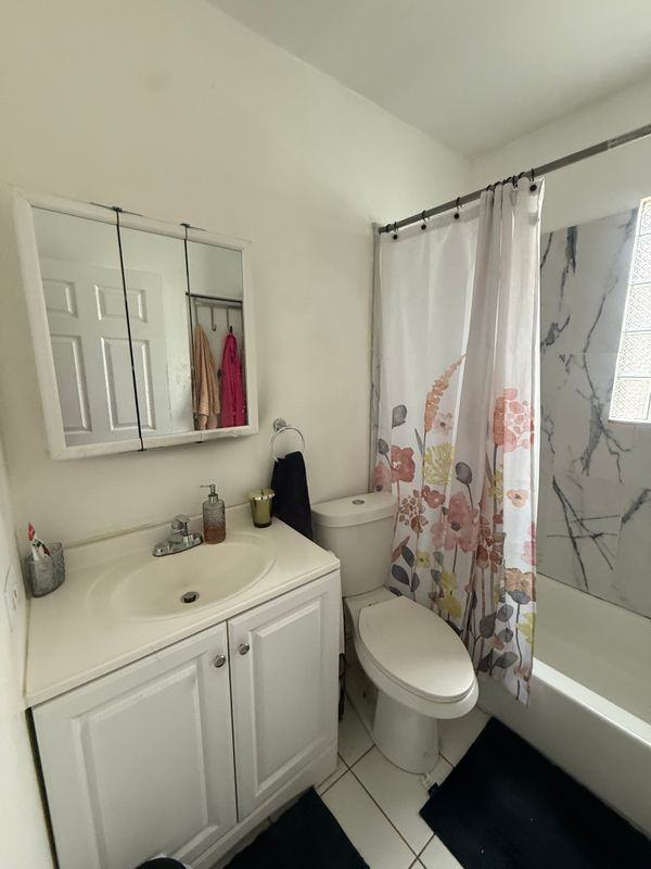 2622 W Luther St - Photo 5 of 10