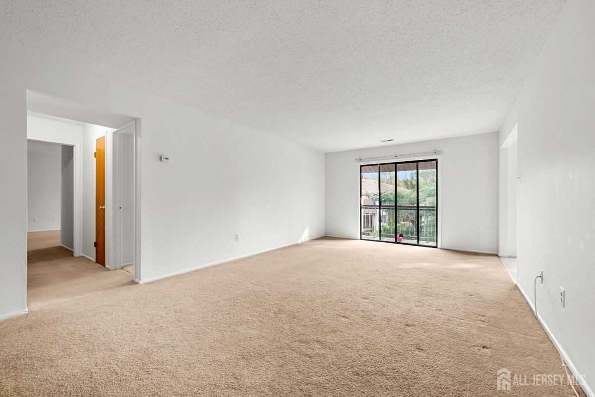 823 Edison Glen Ter - Photo 3 of 18