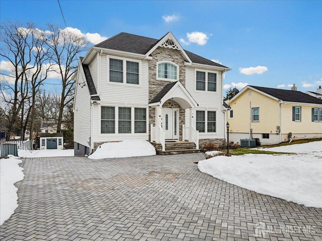 37 Jersey Ave - Photo 2 of 28
