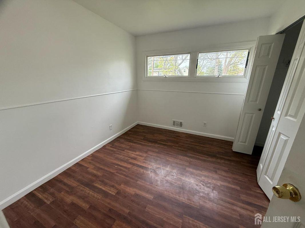 332 Ernston Rd - Photo 7 of 11