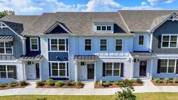 featured image of 2064 Woodbine Wy