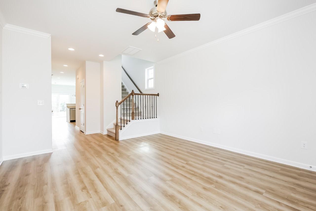 151 Highland Park Ct - Photo 2 of 17