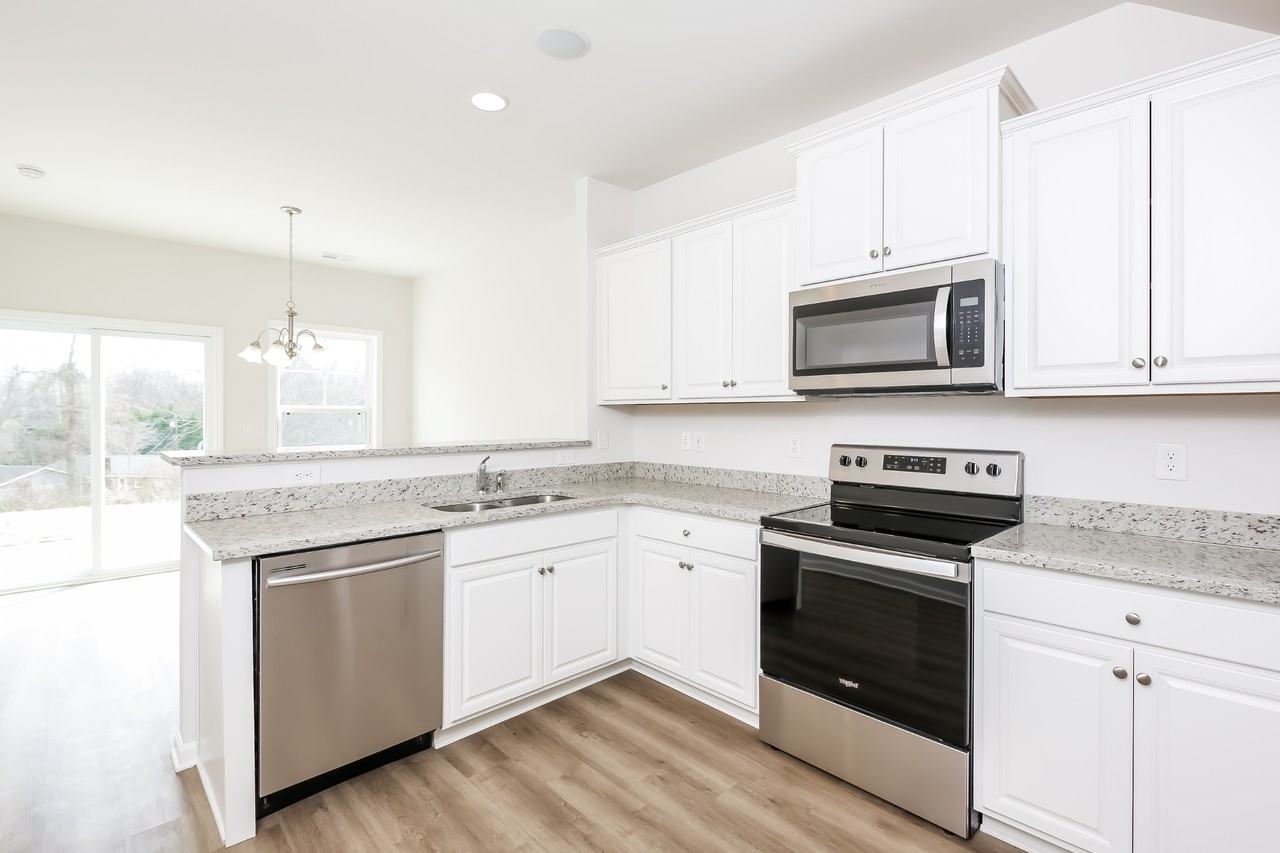 151 Highland Park Ct - Photo 7 of 16