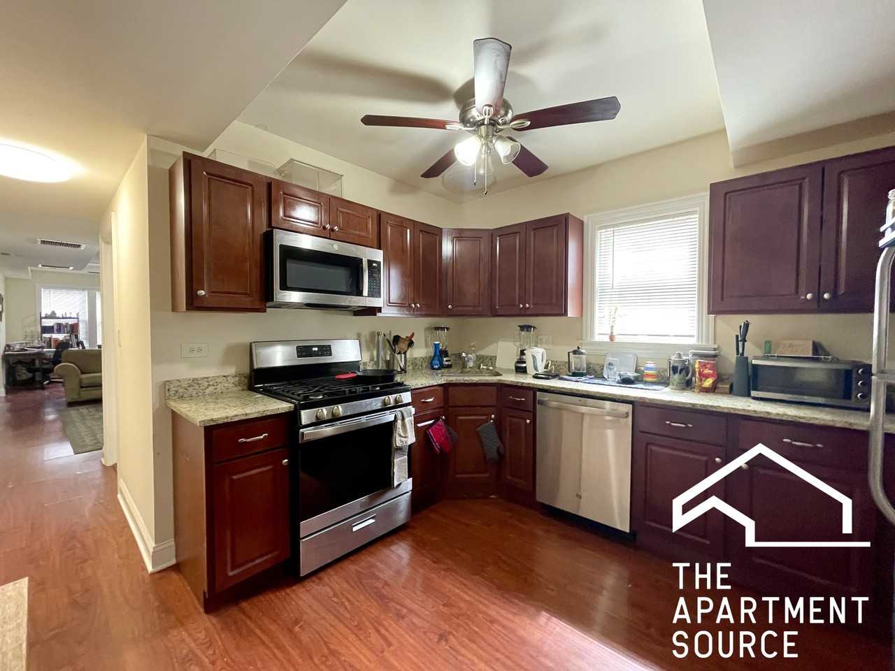 3712 W George St #1R - Photo 2 of 11