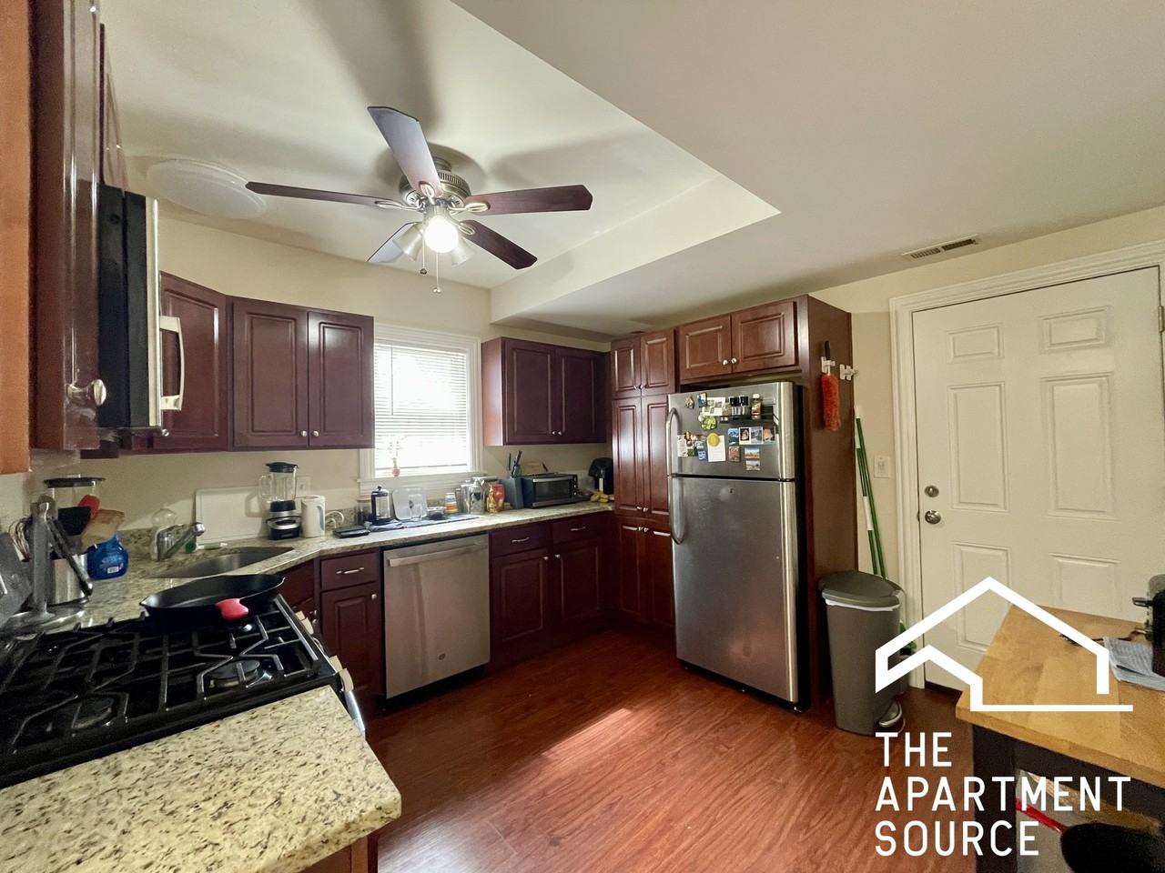 3712 W George St #1R - Photo 3 of 11