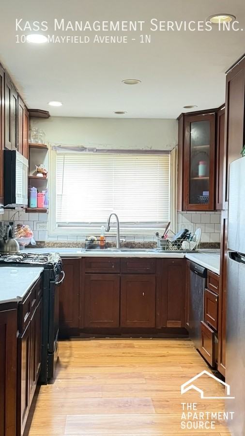 10326 Mayfield Ave #1N - Photo 3 of 10