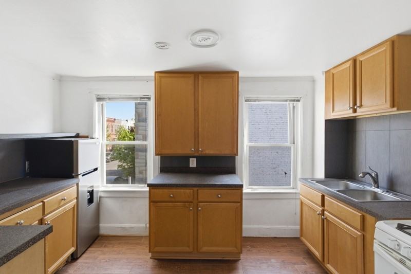 1101 S Carey St - Photo 3 of 21