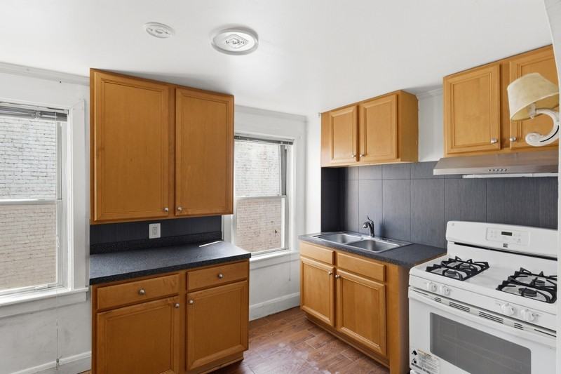 1101 S Carey St - Photo 4 of 21