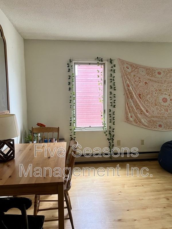 115 N Winooski Ave - Photo 7 of 30