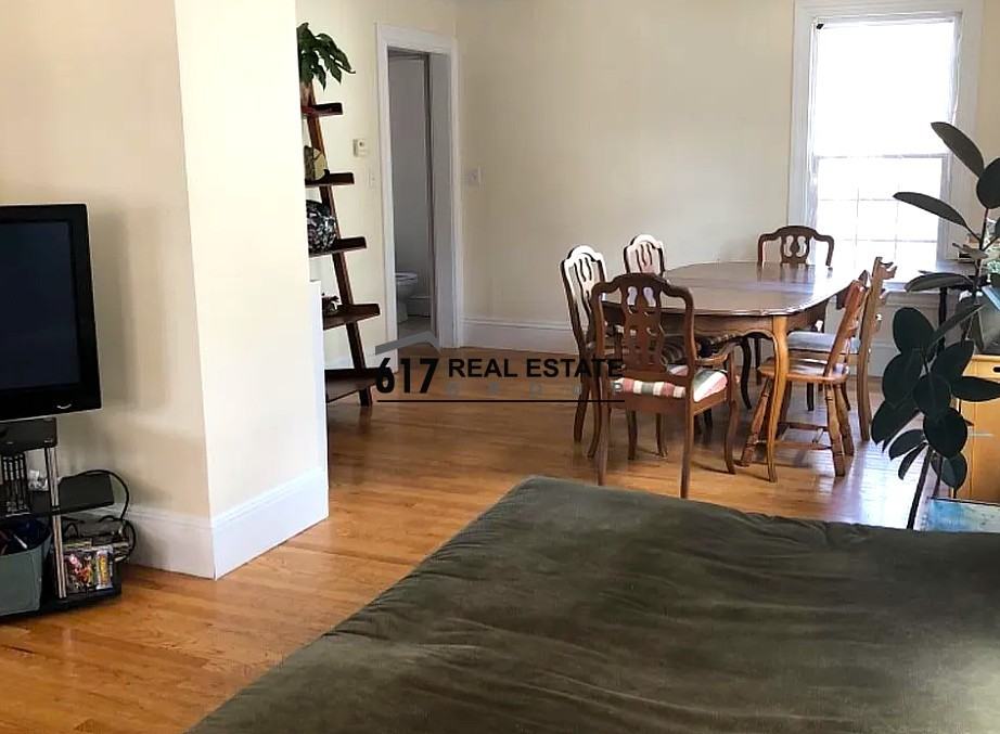 34 Brentwood St - Photo 3 of 9