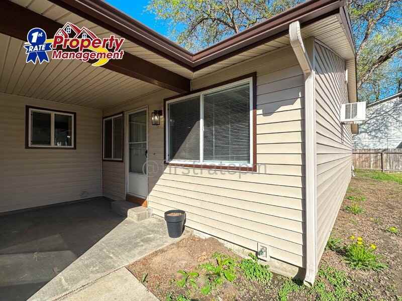 889 N Mercer St - Photo 2 of 18