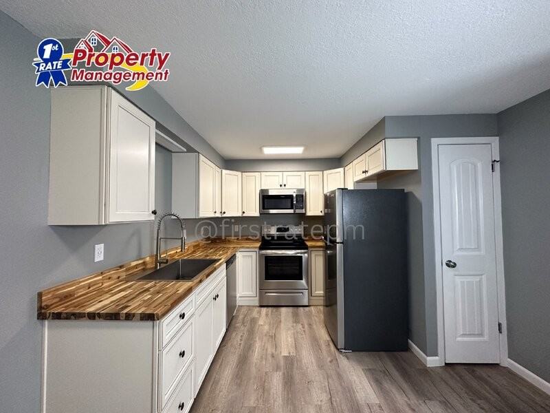 889 N Mercer St - Photo 6 of 18