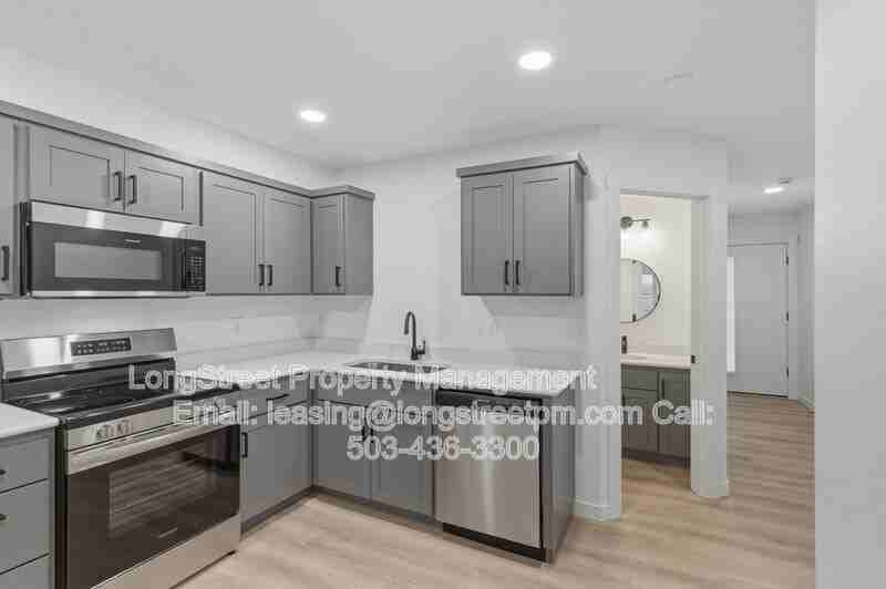804 S 19th St - Photo 4 of 33