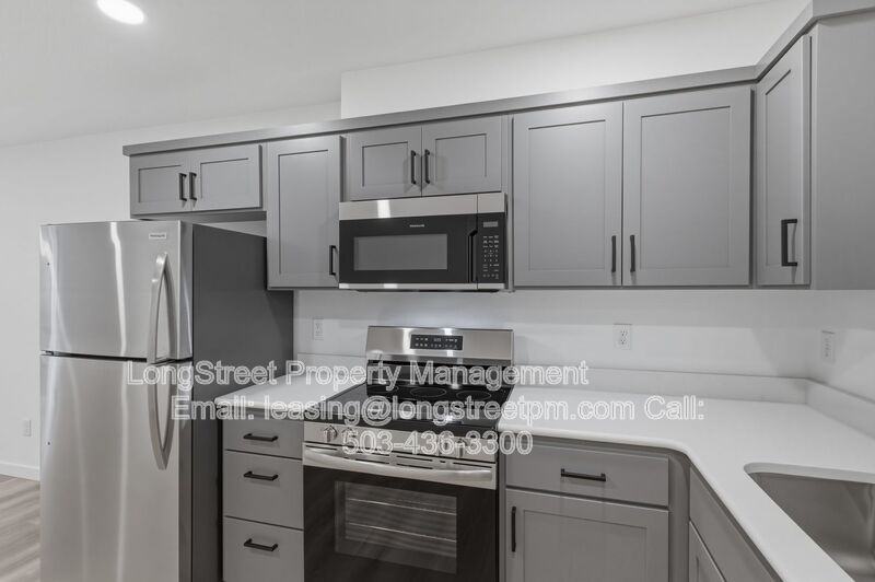 806 S 19th St - Photo 4 of 33