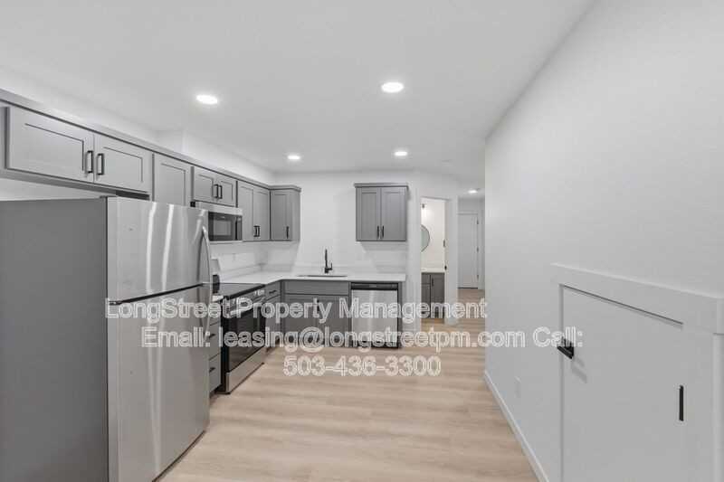 806 S 19th St - Photo 6 of 33
