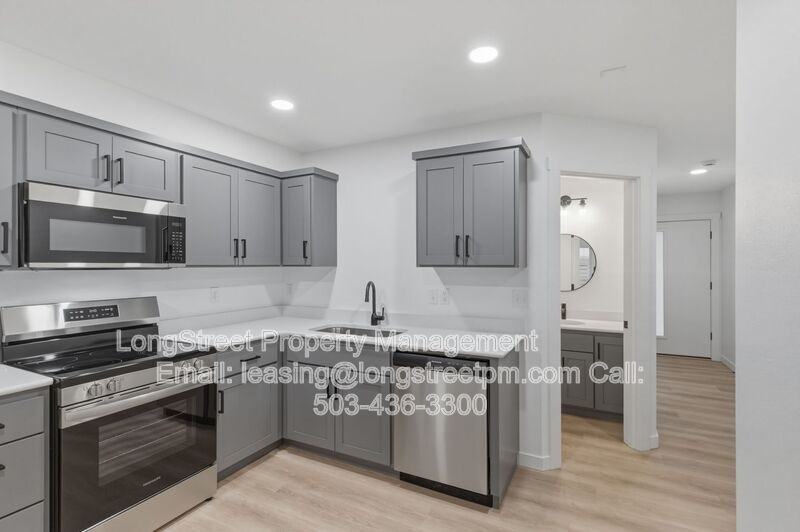 806 S 19th St - Photo 7 of 33