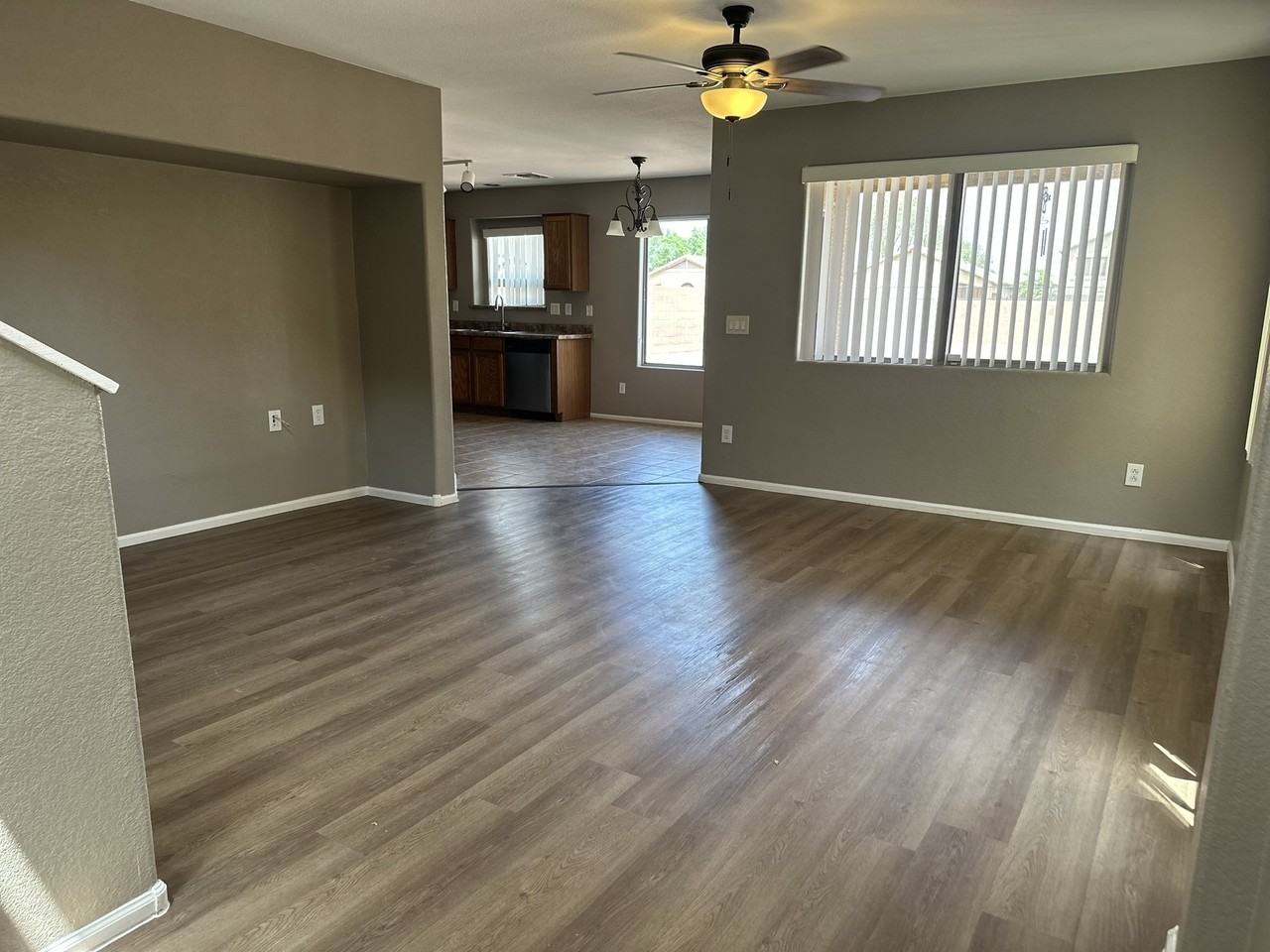 1028 E Dragon Fly Rd - Photo 3 of 24