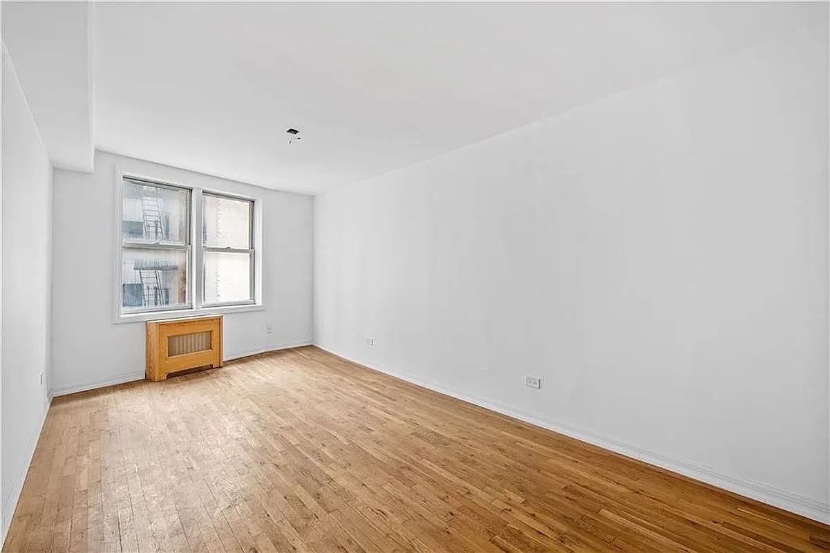 1625 Emmons Ave - Photo 4 of 6