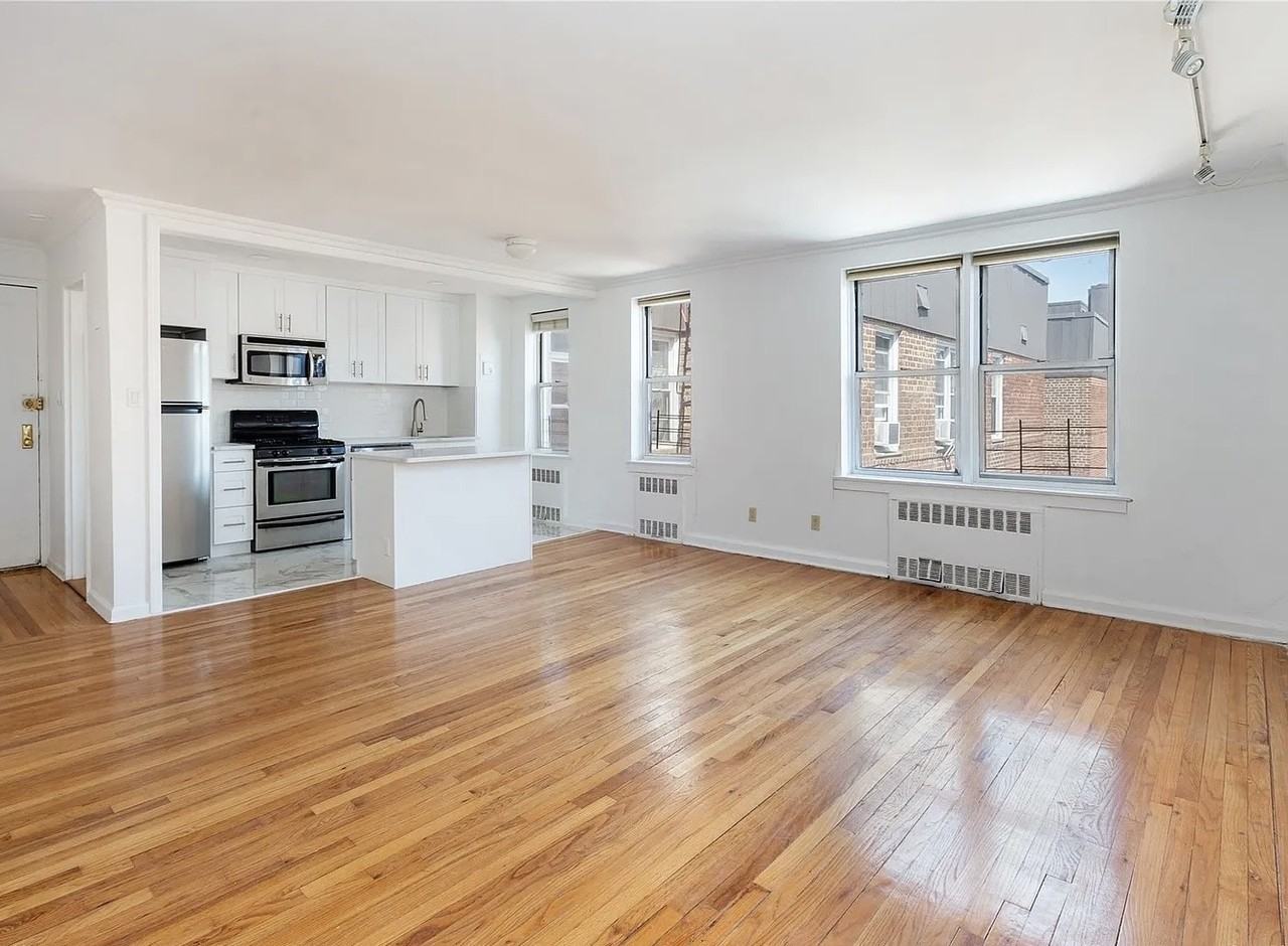 6505 Yellowstone Blvd - Photo 3 of 6