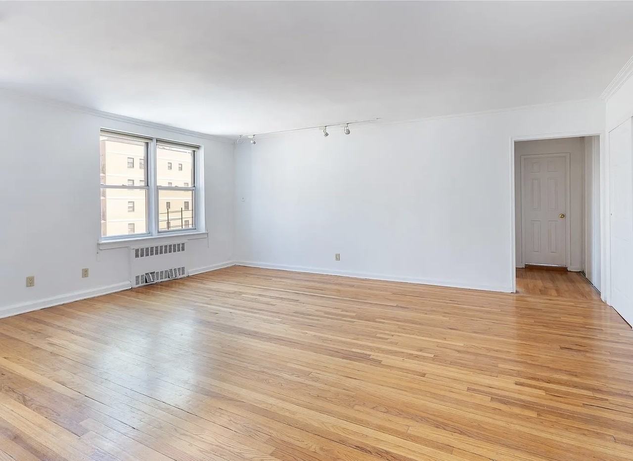 6505 Yellowstone Blvd - Photo 4 of 6