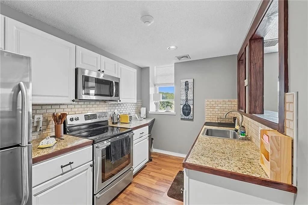 600 Cookman Ave - Photo 7 of 8