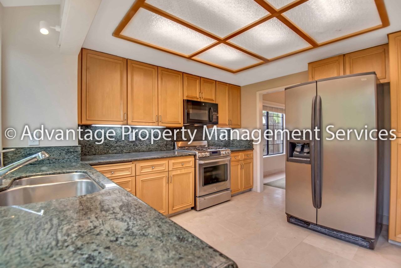 5930 Charter Oaks Dr - Photo 7 of 19