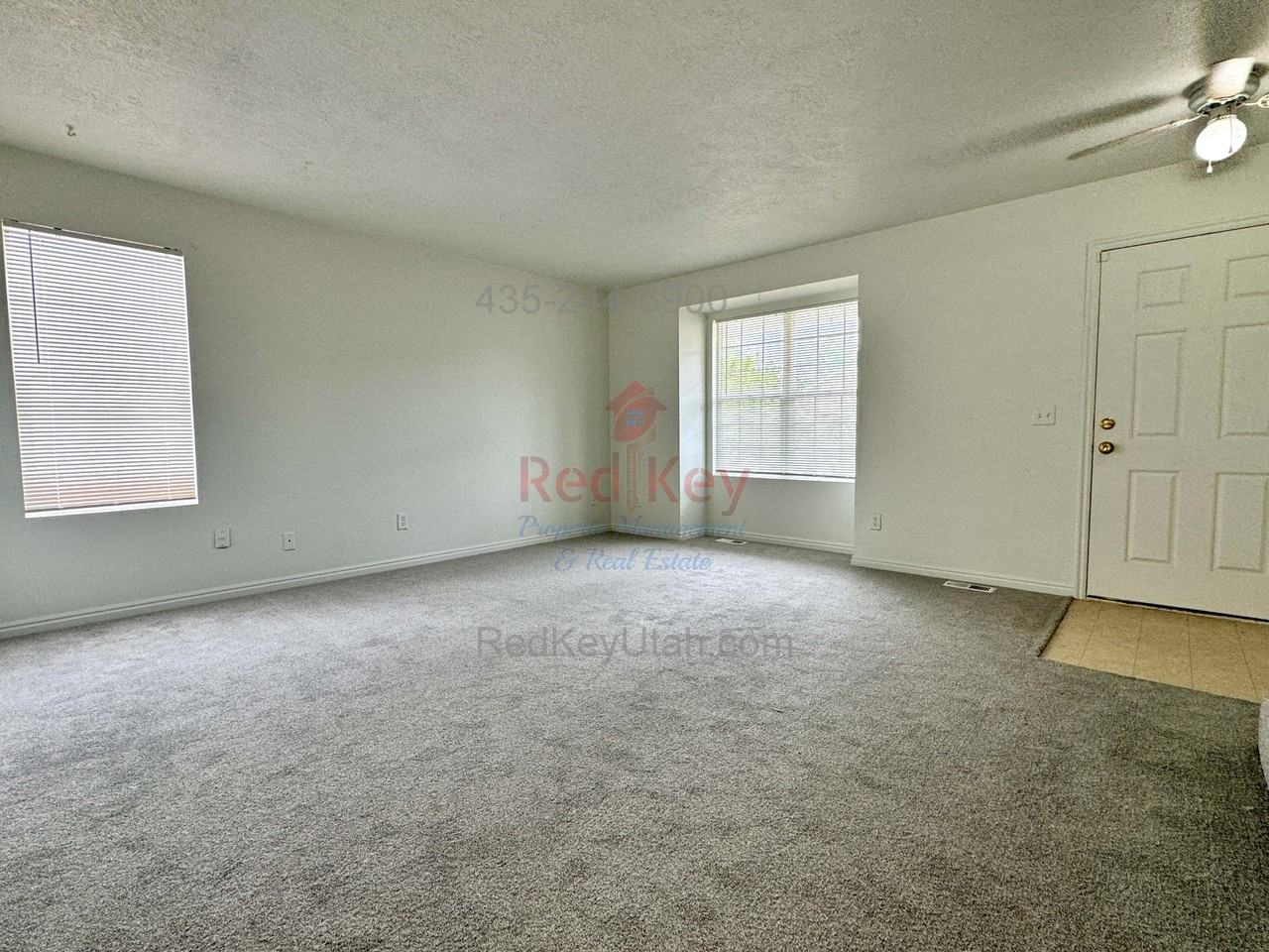 697 Nw - Photo 3 of 17