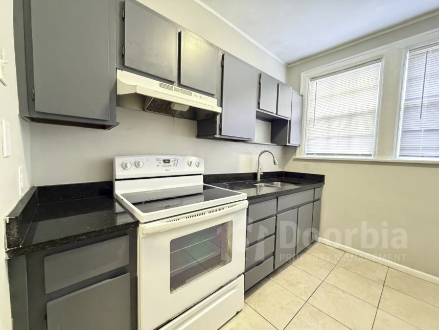 975 Willow Branch Ave #3 - Photo 3 of 14