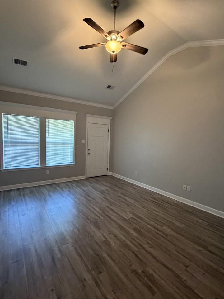 7 Austin Ct - Photo 3 of 19