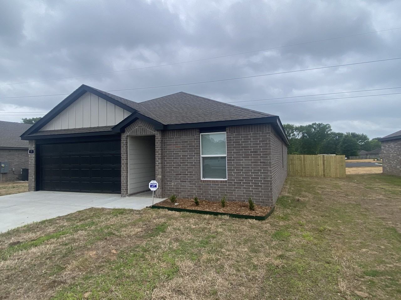 7 Vineyard Dr - Photo 2 of 12