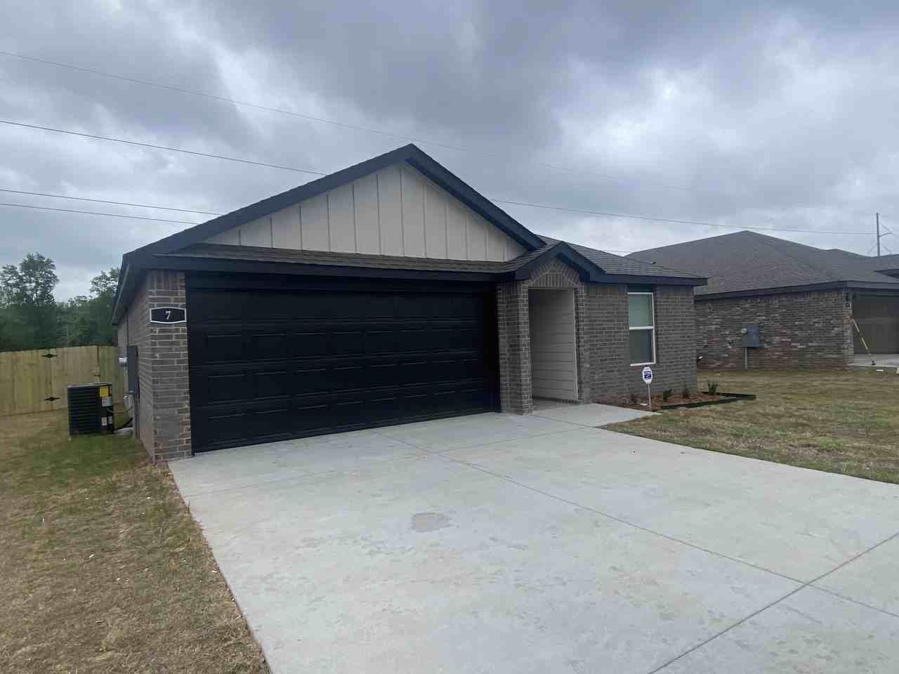 7 Vineyard Dr - Photo 3 of 12