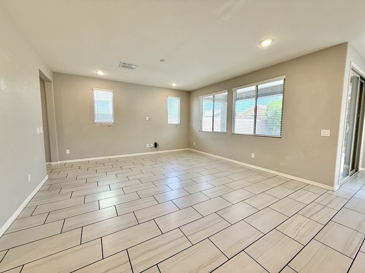 6803 N 88th Dr - Photo 5 of 19