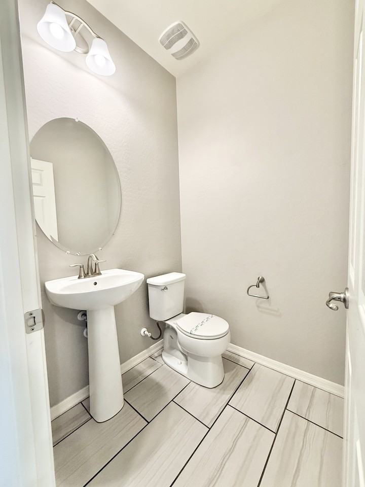6803 N 88th Dr - Photo 7 of 19