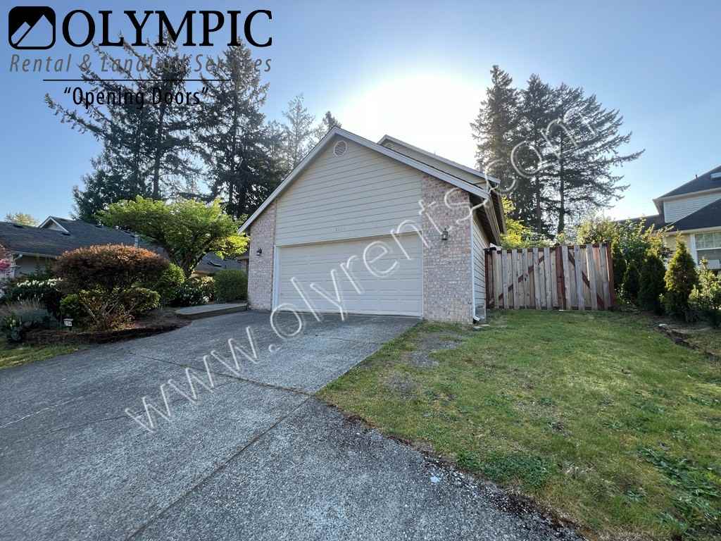 2134 Diamond Loop Se - Photo 3 of 34