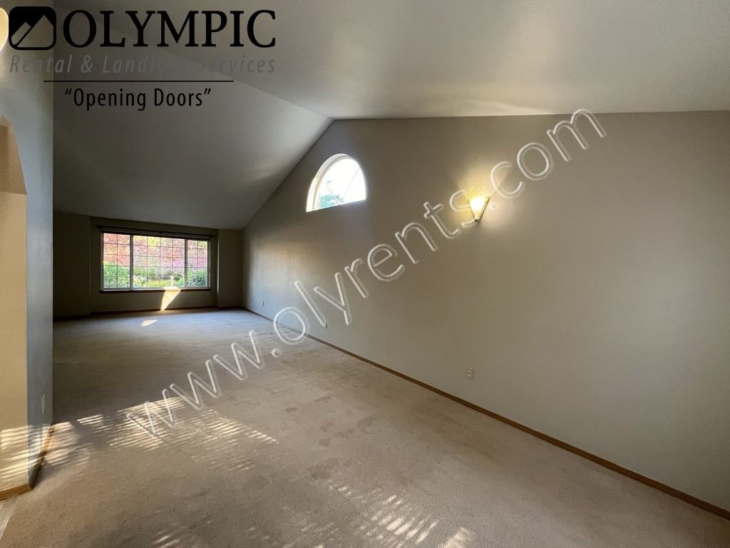 2134 Diamond Loop Se - Photo 6 of 34