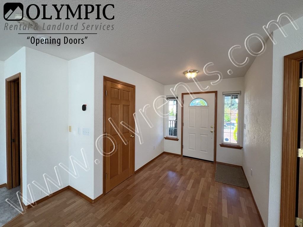 9701 Amanda Dr Ne - Photo 3 of 34