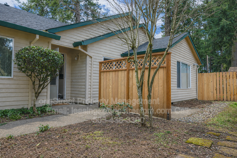 434 Ne 176th Ave - Photo 3 of 20