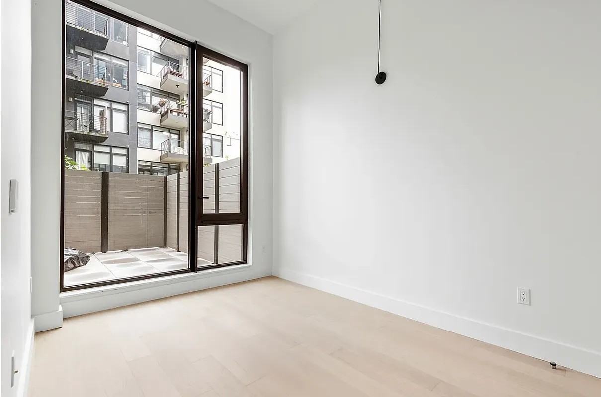 218 Front St - Photo 4 of 14