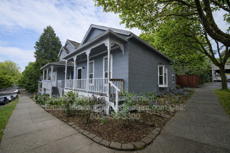 1734 Sw Market St - Photo 2 of 50